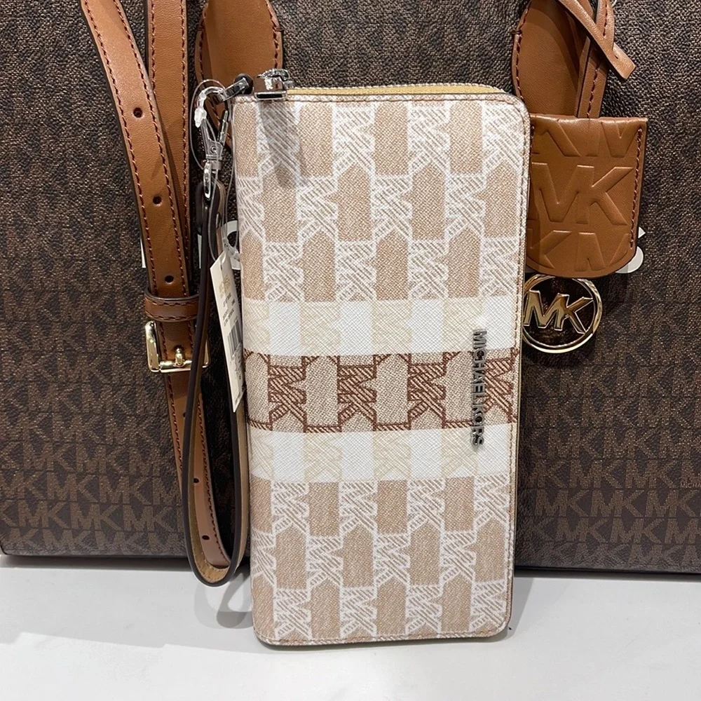 MICHAEL KORS Leather Continental Phone Holder Wristlet Wallet  Camel  NWT